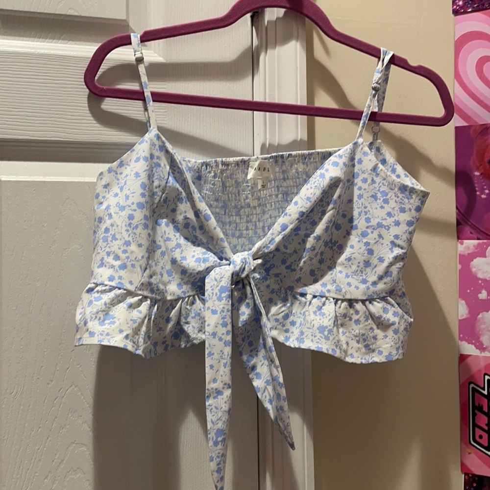 Tie crop top to 2 piece set